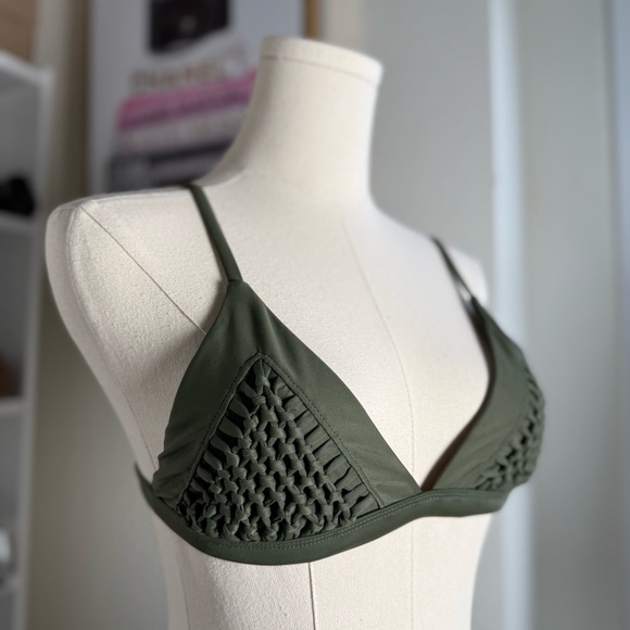 Beautiful Summer Olive Green Bikini Top Size XS - Picture 3 of 8